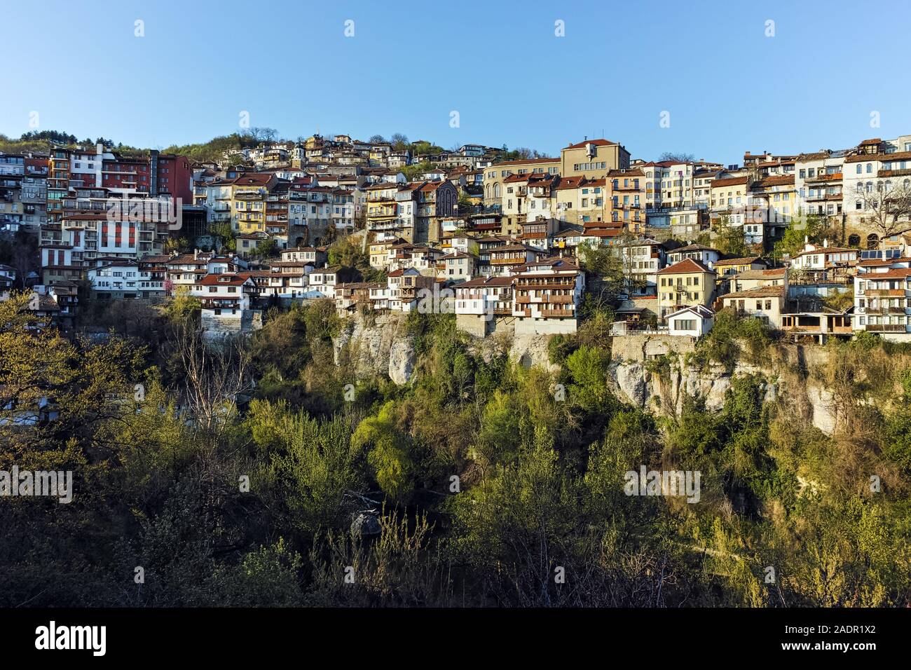 VELIKO TARNOVO, BULGARIA - Aprile 9, 2017: Panorama della città di Veliko Tarnovo, Bulgaria Foto Stock