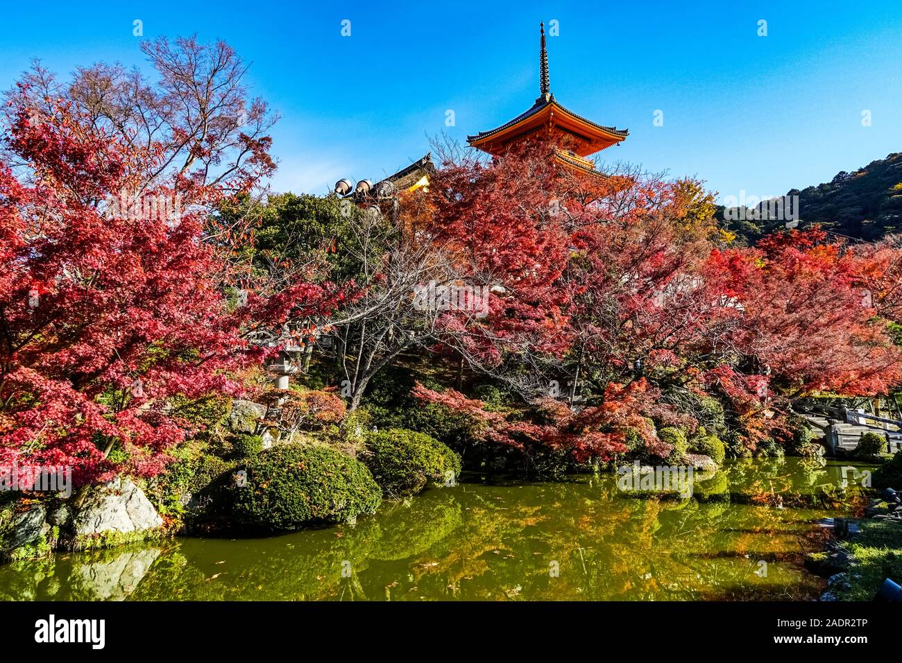 Tre piani pagoda di Kiyomizu-dera tempio di Kyoto, Giappone Foto Stock