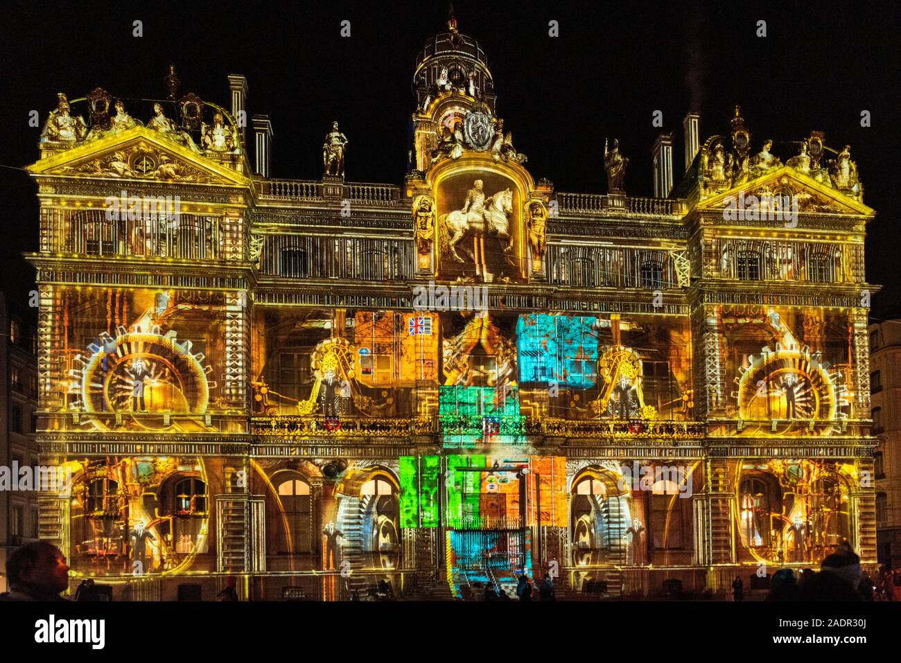 Dicembre 04, 2019 Lione, Francia : un giorno prima dell'evento di luci a Lione, Place Bellecour. Le intermittenze e i preparativi per il festival di paglierino Foto Stock