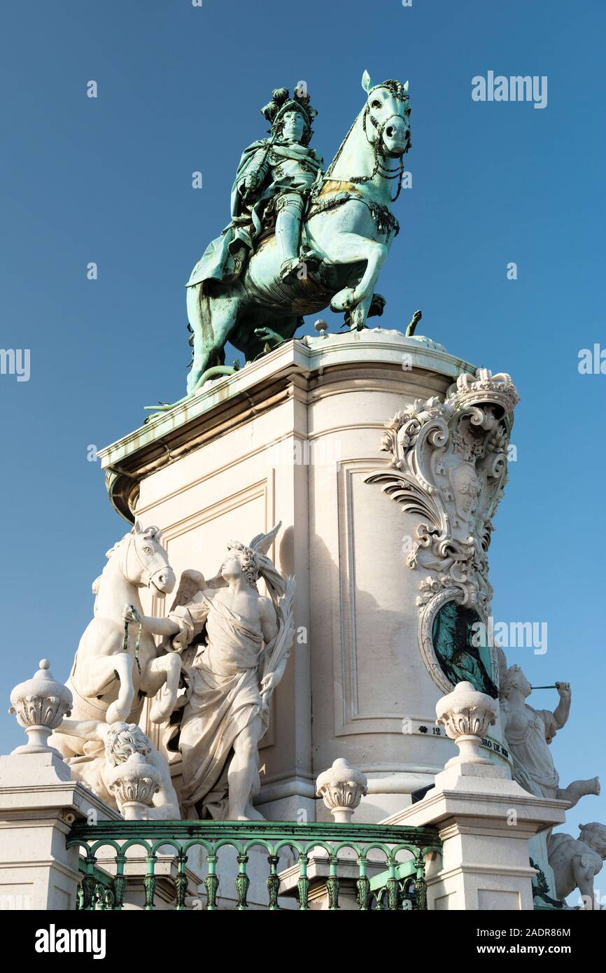 Joaquim Machado de Castro la statua del re José I, Piazza del Commercio, Lisbona, Portogallo Foto Stock