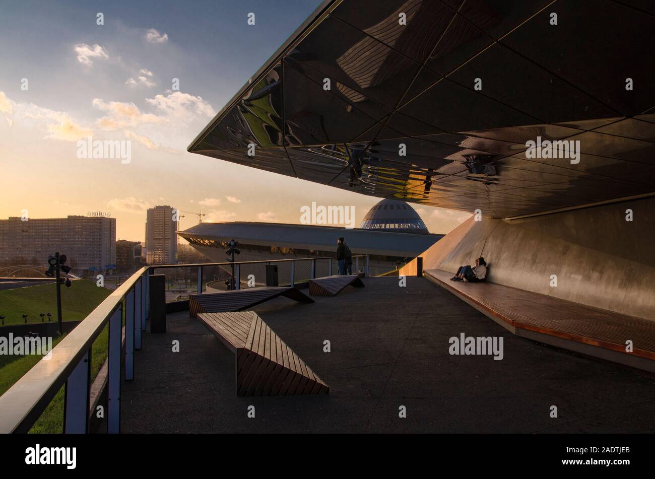 Katowice, Slesia, Polonia; 1 Dicembre 2019: Cityscape visto dalla vista della terrazza sul tetto di MCK Centro Congresso internazionale a Katowice Foto Stock