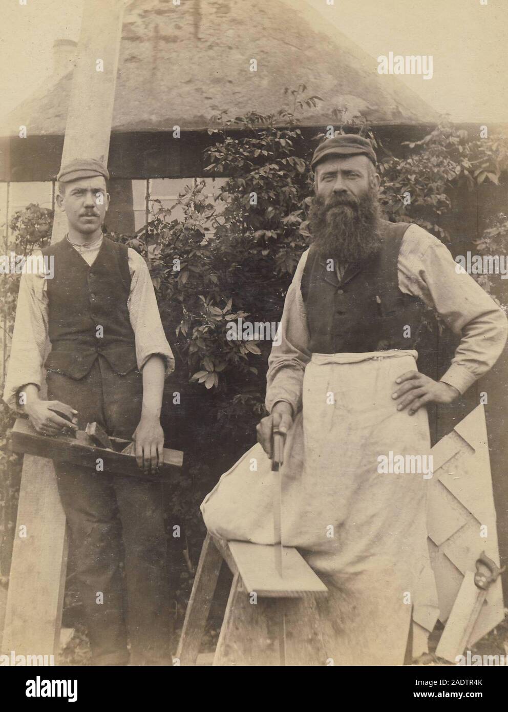 Archivio storico immagine di falegnami con strumenti, Edwardian, c1900s Foto Stock