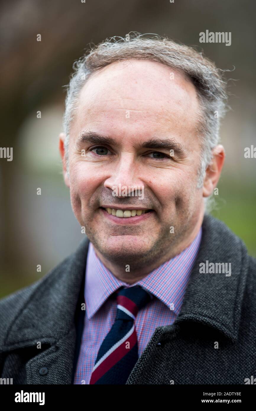 Alex Easton, chi è la partizione DUP candidato per il nord verso il basso nelle prossime elezioni generali del dicembre 12. Signor Easton è in una battaglia per il sedile contro il Partito dell Alleanza del Nord Irlanda Stephen Farry. Signora Sylvia Hermon è servita come membro del Parlamento europeo per la circoscrizione tra il 2001 e il 2019 e ha scelto di non eseguire nuovamente per un altro termine. Foto Stock
