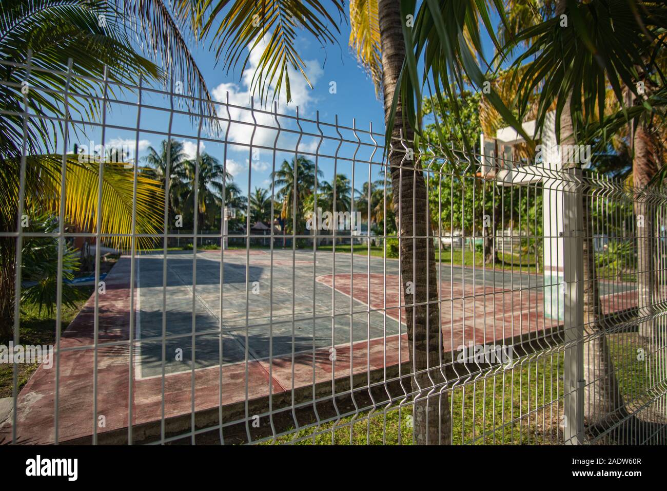 Campo da pallacanestro in Punta Allen, un villaggio di pescatori in Sian Kaan, Messico Foto Stock