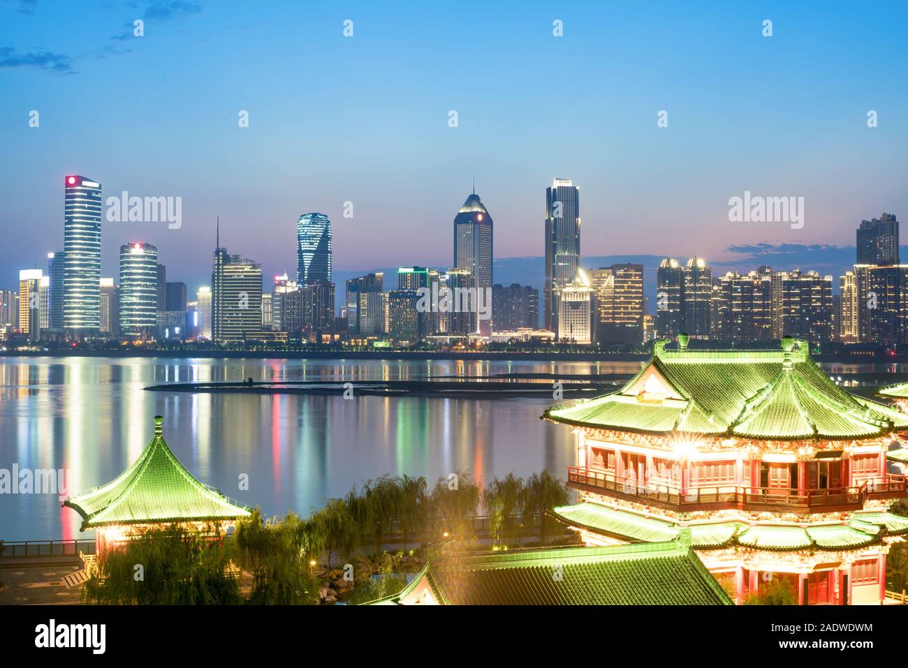 Nanchang tengwang pavilion di notte ,è uno dei famosi cinese antico edificio Foto Stock