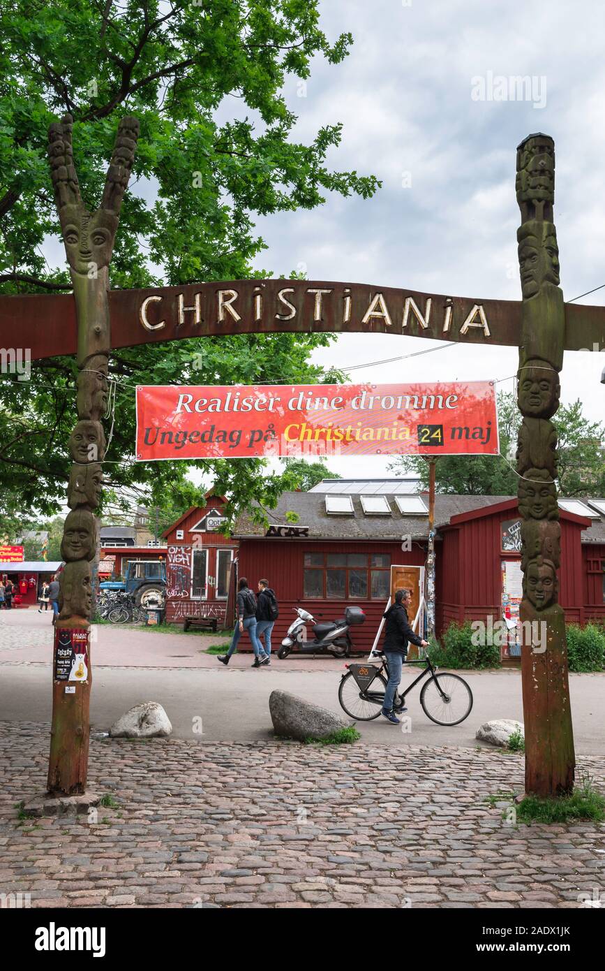 Copenhagen Freetown, vista del Christiania firmare all'entrata alternativa Freetown zona di Copenhagen, Danimarca. Foto Stock