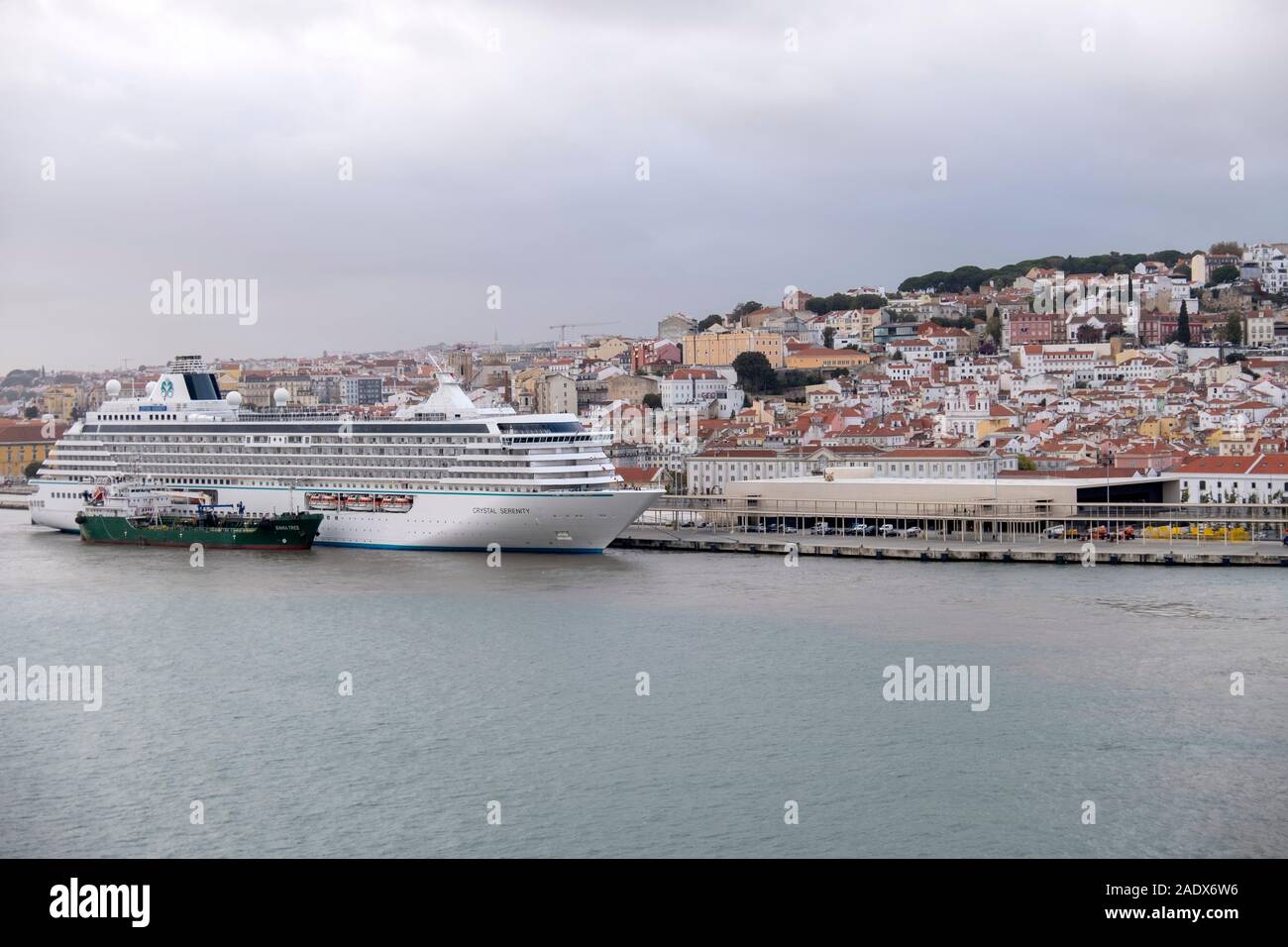 Vista esterna del Lisbona cruise terminal, Lisboa, Portogallo, Europa Foto Stock