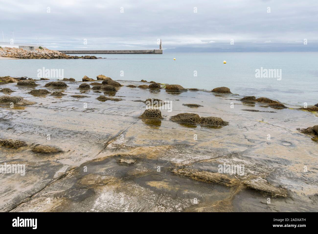 Tafoni e geologia erosione della carne, sulla costa di Tarifa. Foto Stock