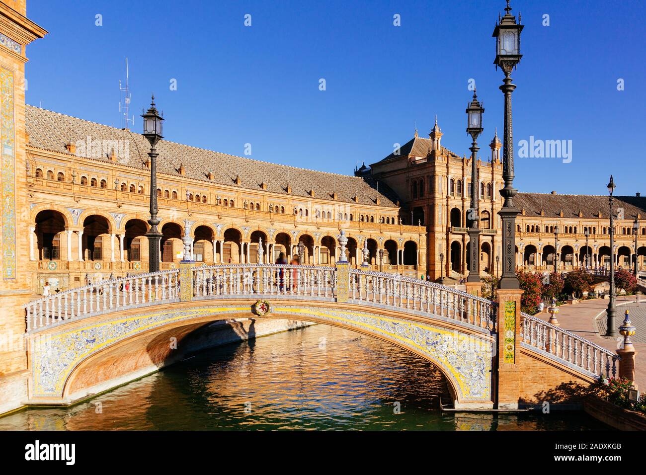 Siviglia, Plaza de Espana in un pomeriggio soleggiato. Andalusia, Spagna. Foto Stock
