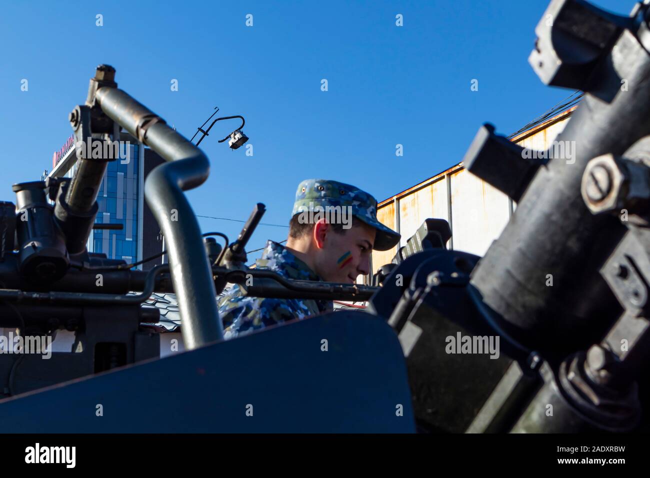 Antiaerial arma. Soldato e anti-aerei pistola Foto Stock