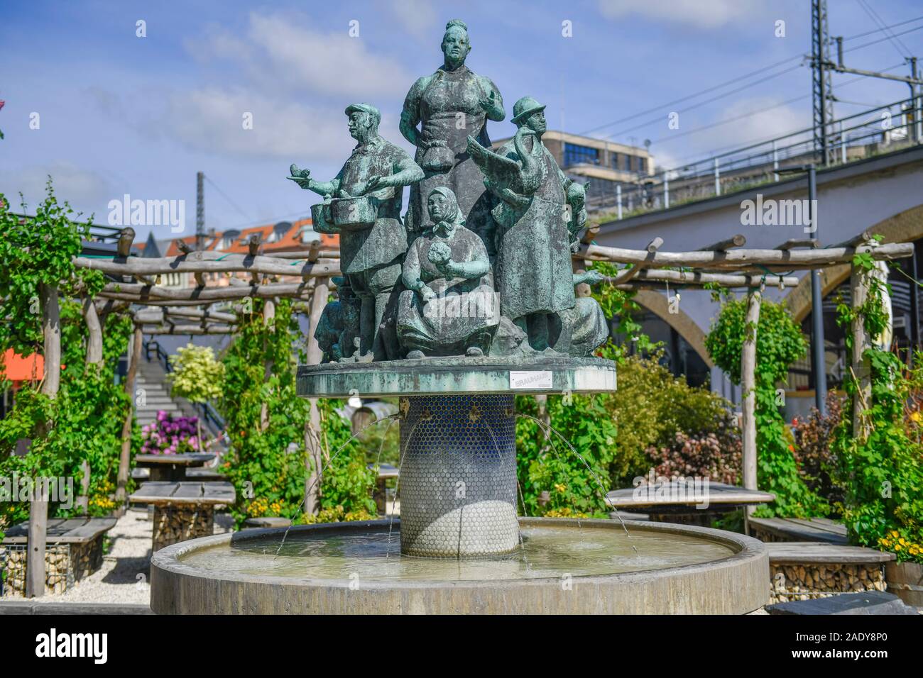 Markthallenbrunnen, Karl-Liebknecht-Straße, nel quartiere Mitte di Berlino, Deutschland Foto Stock