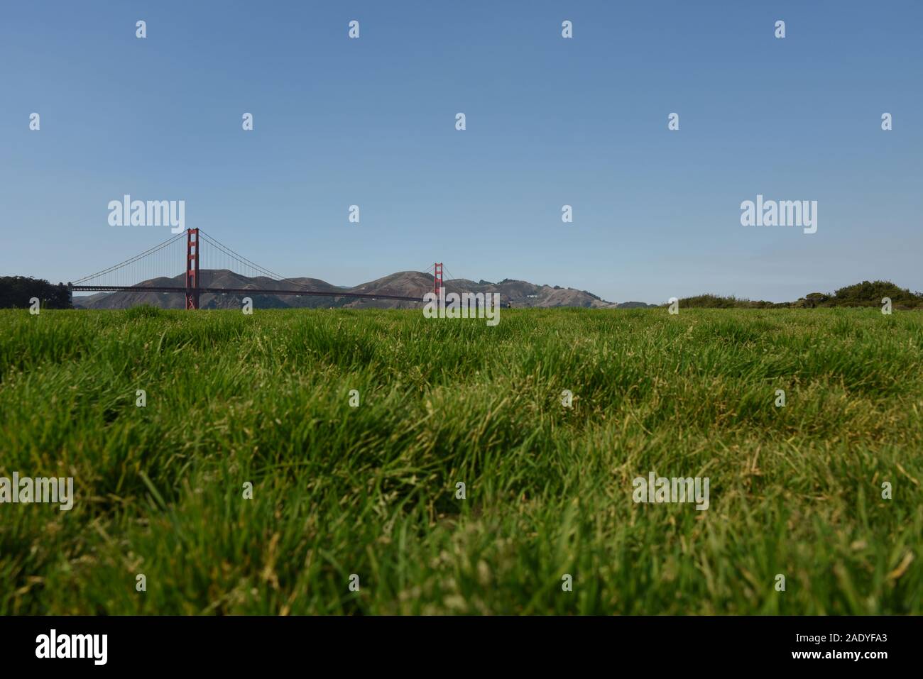 Golden Gate Bridge visto dal parcheggio nelle vicinanze Foto Stock