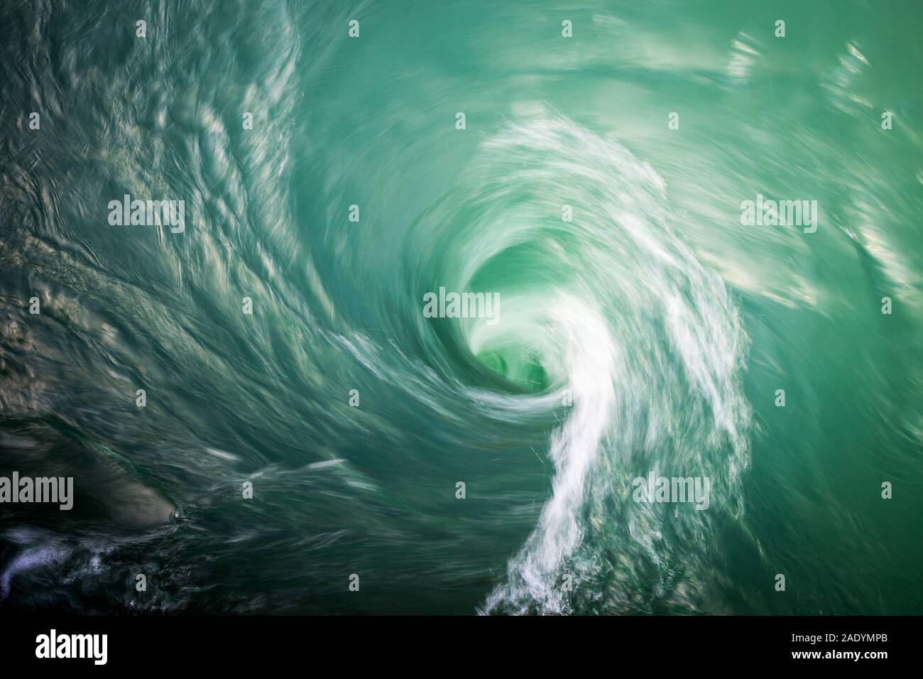 Whater vortice, contrastata e satura i colori naturali. Foto Stock