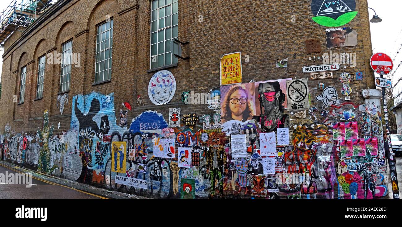 Stencil, carta e vernice spray arte, Buxton Street, Off Brick Lane, Spitalfields, East End, Londra, Inghilterra, Regno Unito, E1, panorama Foto Stock