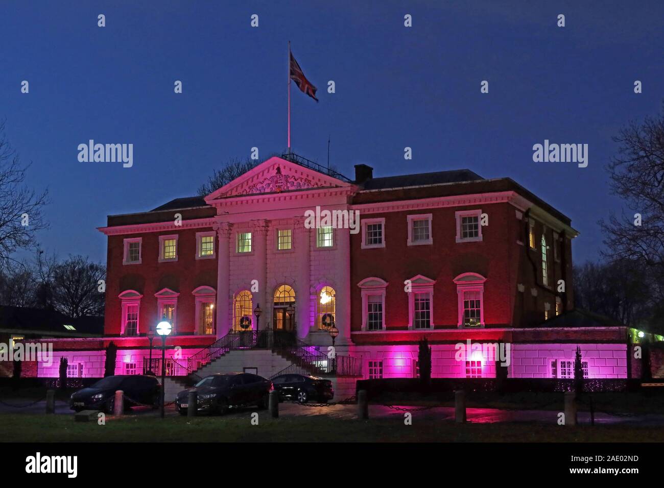 Warrington Town Hall, accesa viola con Warrington Rotary Club, Viola per la polio, 24 ottobre 2019, mondo polio day - Sankey Street, WA1 1UH Foto Stock