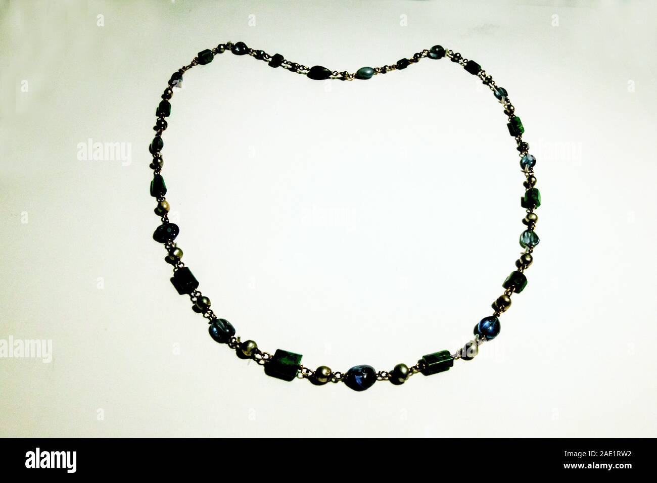 Romano antico collana di Emerald Sapphire perla da Tunisia, Museo CSMVS, Mumbai, Maharashtra, India, Asia Foto Stock
