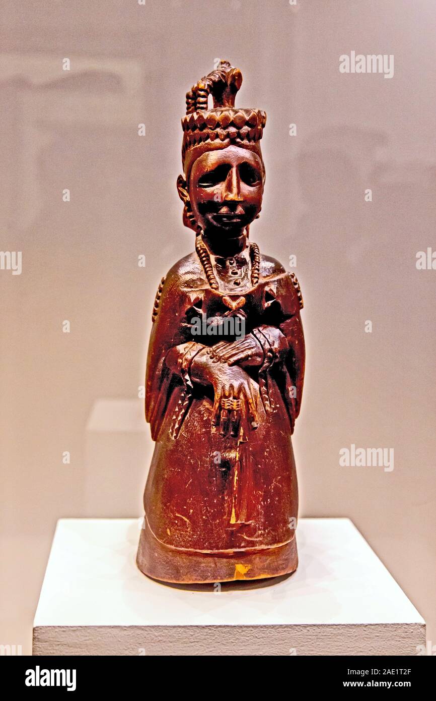 Legno di antiquariato Queen Victoria dalla Nigeria, Museo CSMVS, Mumbai, Maharashtra, India, Asia Foto Stock