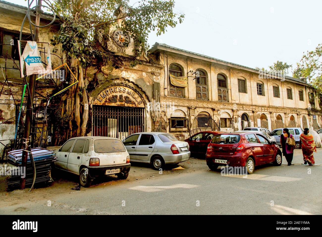 Le porte chiuse dell'Imperatrice Mills, Nagpur, Maharashtra, India, Asia Foto Stock