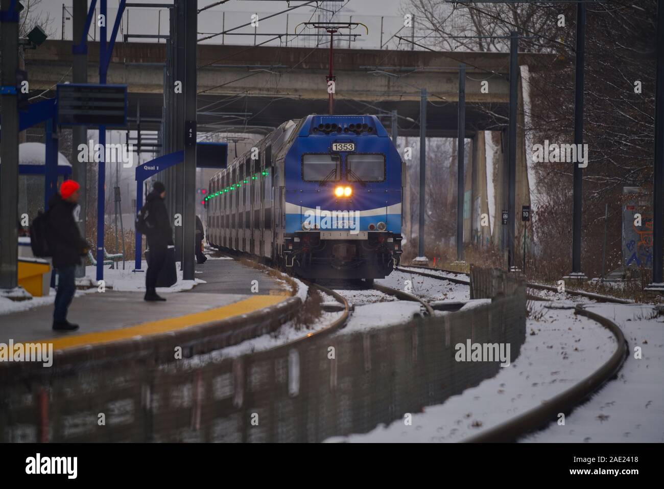 Deux-Montagnes,Quebec, Canada,Dicembre 5,2019.Eso treni pendolari in Deux-Montagnes,Quebec,Canada.Credit:Mario Beauregard/Alamy News Foto Stock