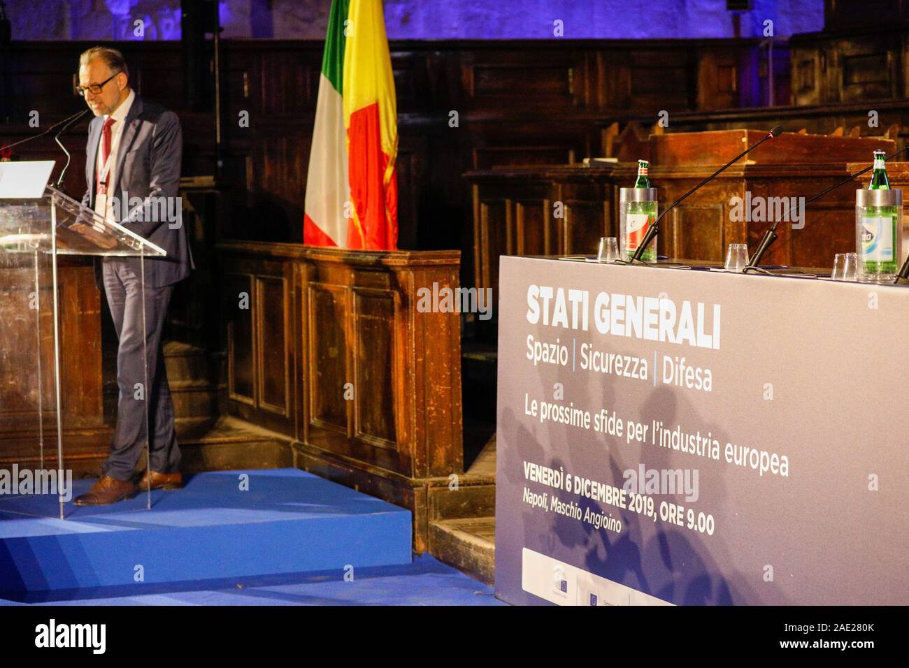 Napoli, campania, Italy. 6 dicembre, 2019. 12/06/2019 Napoli, conferenza Stati generali dello spazio di sicurezza e di difesa con la presenza del Presidente del Parlamento europeo David Sassoli e dei Ministri della Repubblica Italiana. Credito: Fabio Sasso/ZUMA filo/Alamy Live News Foto Stock