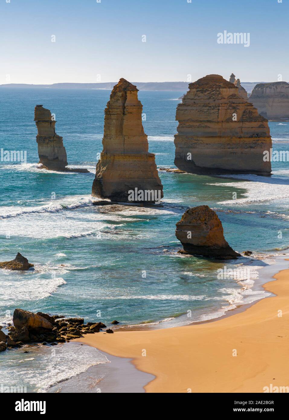 I dodici apostoli, vicino a Port Campbell nel Parco Nazionale di Port Campbell, Great Ocean Road, Victoria, Australia. Gli apostoli sono pile di calcare Foto Stock