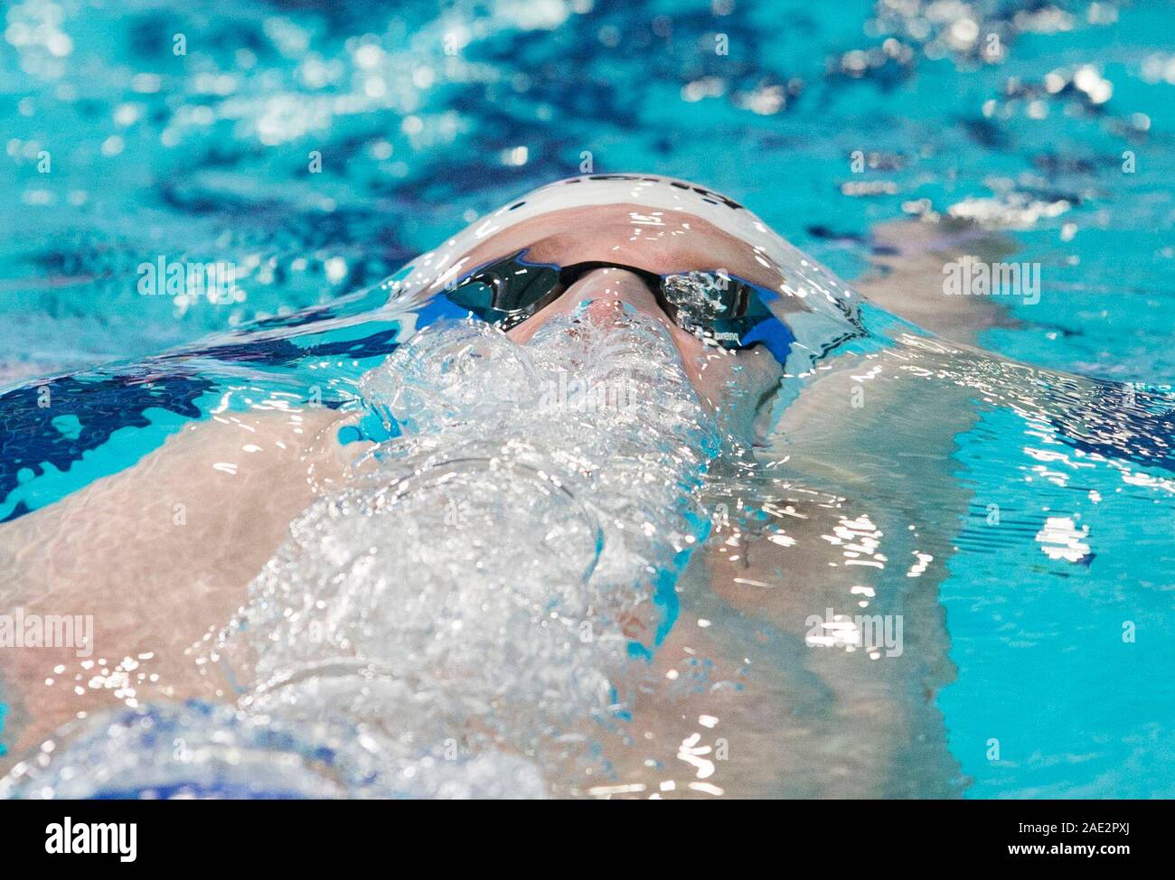 La Germania Philip Heintz a competere in Uomini 200m singoli Medley riscalda durante il giorno tre del Parlamento breve corso di nuoto campionati a Tollcross International centro nuoto, Glasgow. Foto Stock