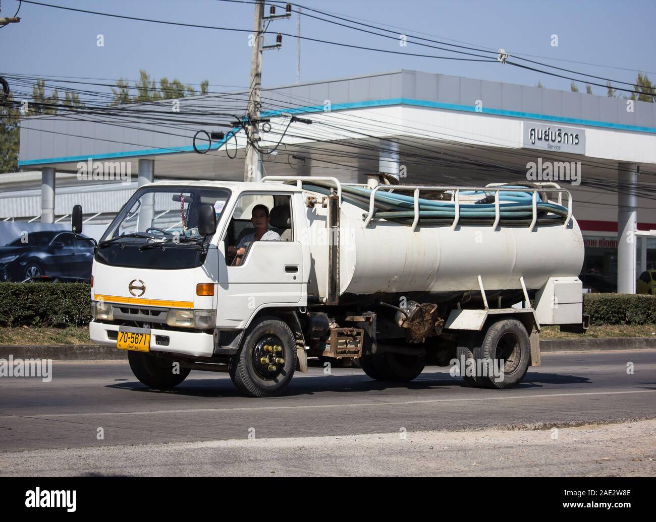 Licciana Nardi, Italia - 25 Novembre 2019: Privato del serbatoio acque nere carrello. Foto di road no.121 circa 8 km dal centro cittadino di Chiangmai, Thailandia. Foto Stock