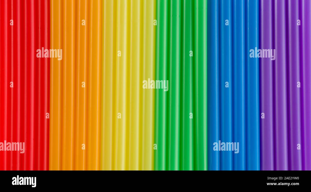 Pipetta colorati tubi con LGBT colori arcobaleno Foto Stock