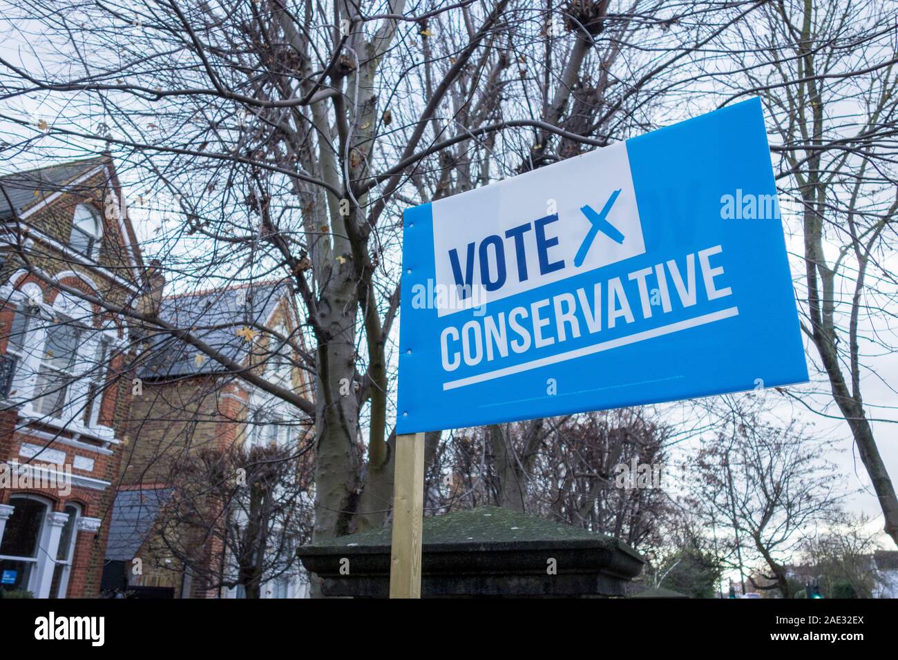 Londra, Inghilterra, Regno Unito. 6 dicembre 2019. Cartelli elettorali generali nella circoscrizione di Richmond Park di Zac Goldsmith. Foto Stock