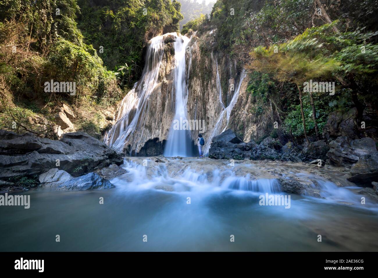 Thuong Lam, Na Hang, Tuyen Quang Provincia, Vietnam - 15 Settembre 2019: la bellezza di Khuoi Nhi cascata in Thuong Lam, Na Hang, Tuyen Quang Provinc Foto Stock