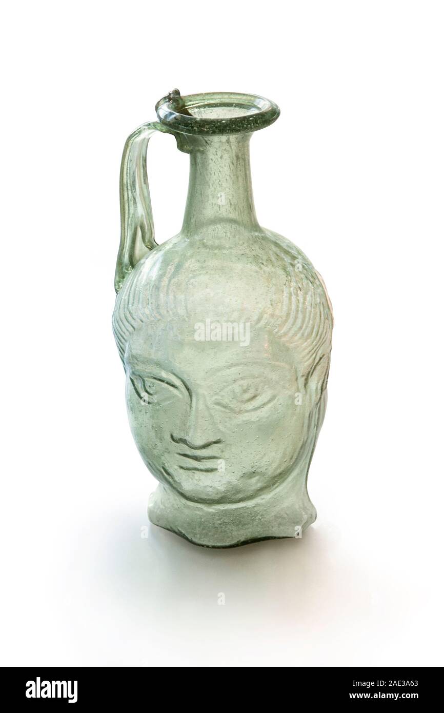 Antico romano testa doppia canna con manico. Lo stampo di vetro soffiato. 3a-4a secolo D.C. Percorso di clipping per la progettazione purpopes. Foto Stock