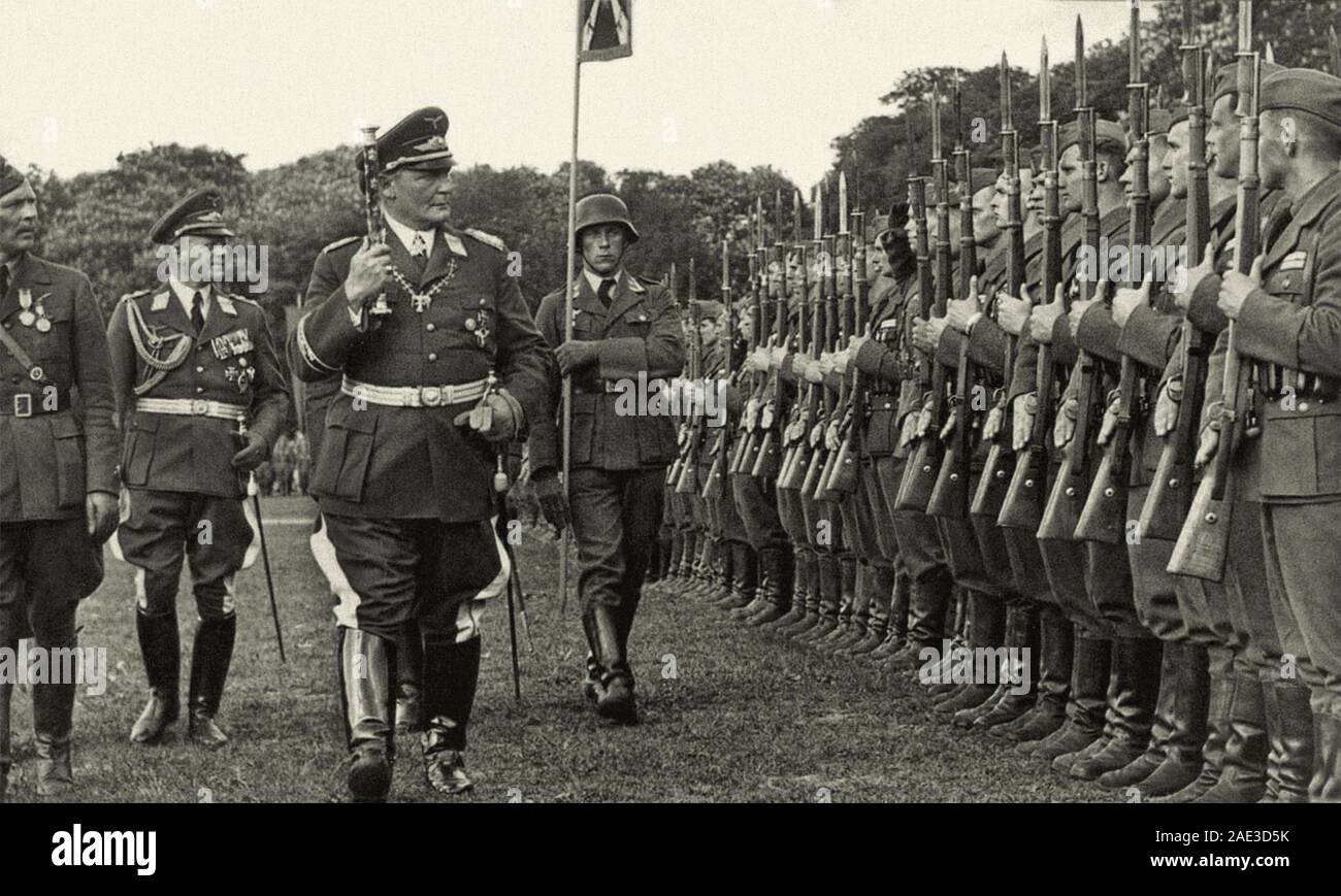Reichsmarschall Hermann Goering ispeziona la Legione Condor, che ha partecipato alla guerra civile spagnola Foto Stock
