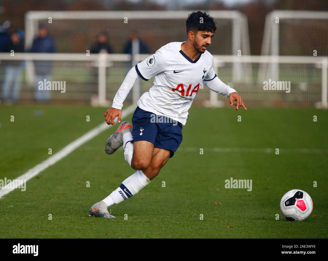ENFIELD, Inghilterra. 06 Dicembre: Dilan Markanday del Tottenham Hotspur durante la Premier League 2 tra Tottenham Hotspur e Liverpool presso la Hotspur Foto Stock