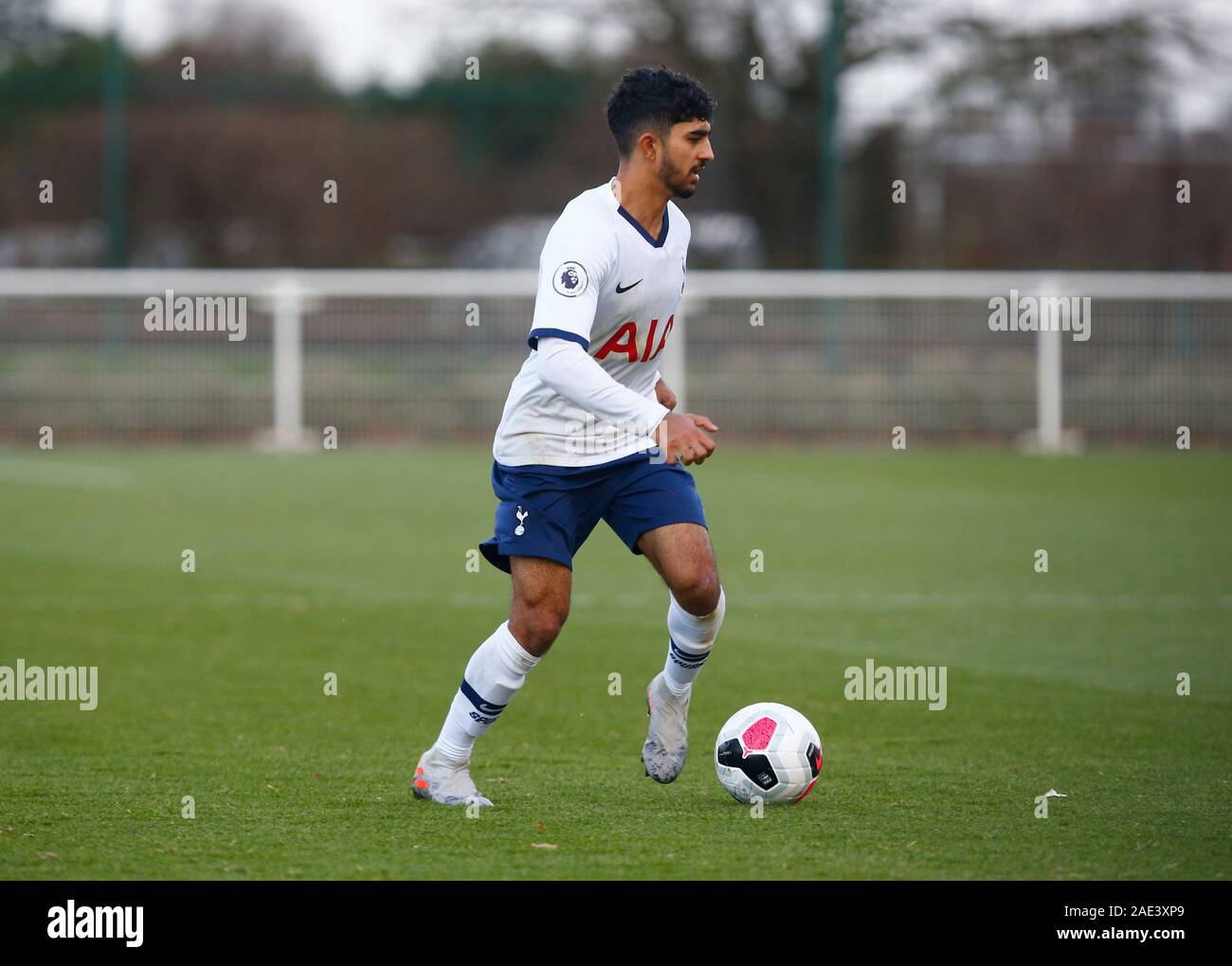 ENFIELD, Inghilterra. 06 Dicembre: Dilan Markanday del Tottenham Hotspur durante la Premier League 2 tra Tottenham Hotspur e Liverpool presso la Hotspur Foto Stock