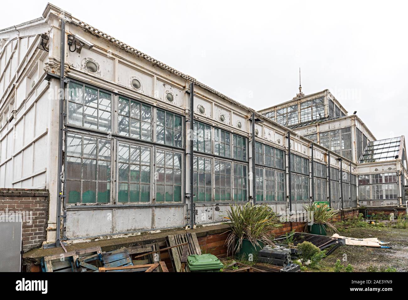 Winter Gardens, edificio abbandonato sul fronte mare, South Beach Parade, Great Yarmouth, Norfolk, Inghilterra, Regno Unito Foto Stock