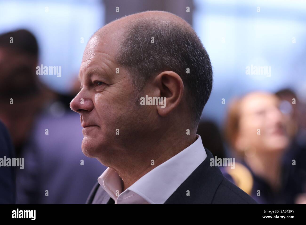Germania, Berlino, 06/12/2019, l'Olaf Scholz al congresso di partito. Ordinario partito federale il congresso del Partito socialdemocratico tedesco (SPD) dal 6 al 8 dicembre 2019 nell'CityCube a Berlino. Saskia Esken e Norbert Walter-Borjans erano stati eletti come leader di partito al DOCUP congresso di partito. Foto Stock