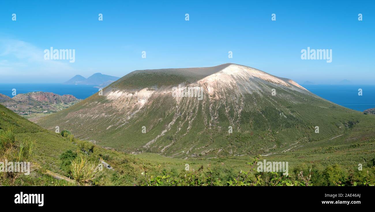 Vista panoramica del vulcano vulcano, isole Eolie, Italia Foto Stock