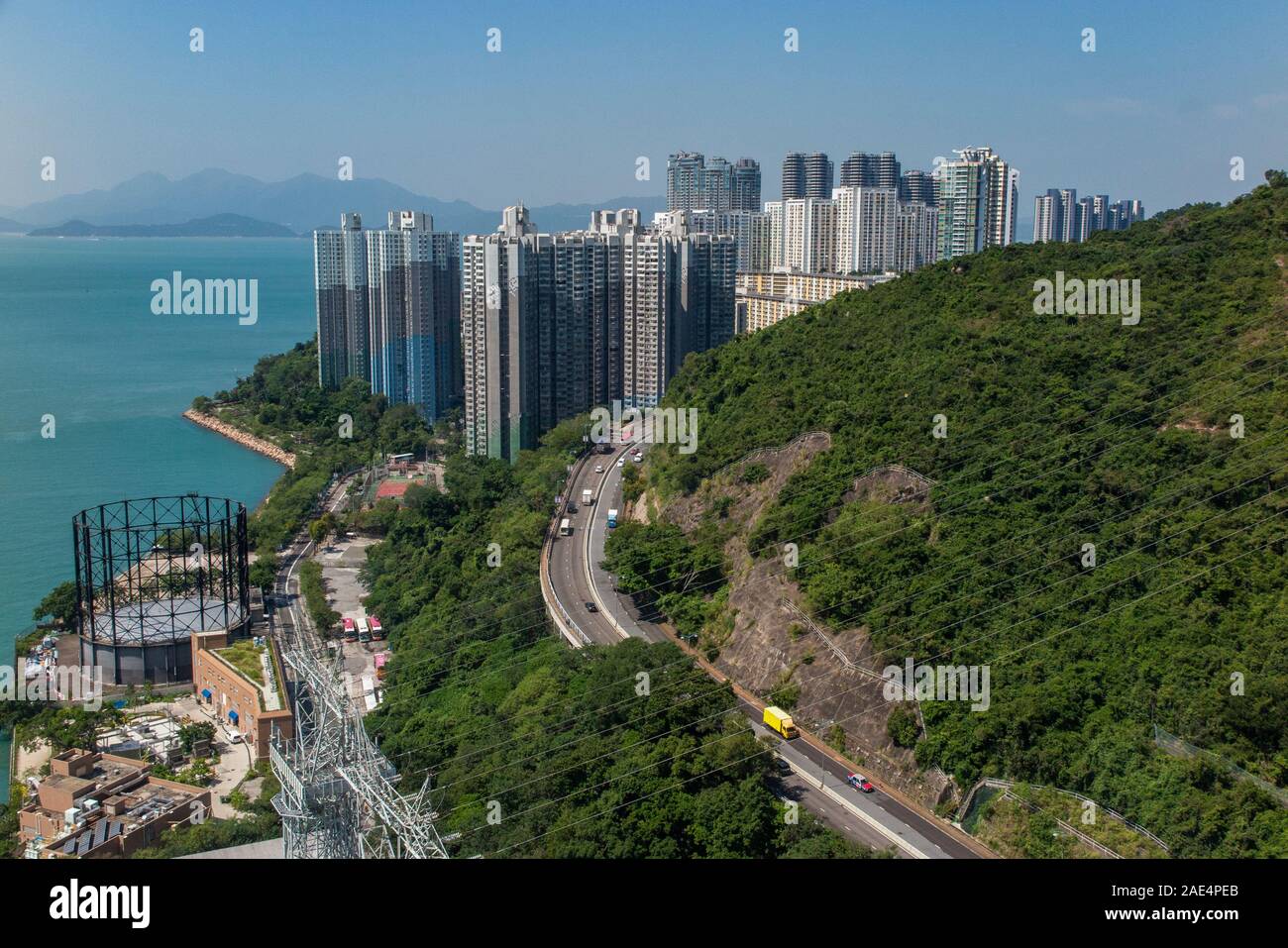 Guardando verso il telegrafo Bay dall Isola di Hong Kong con il porto di Aberdeen Foto Stock