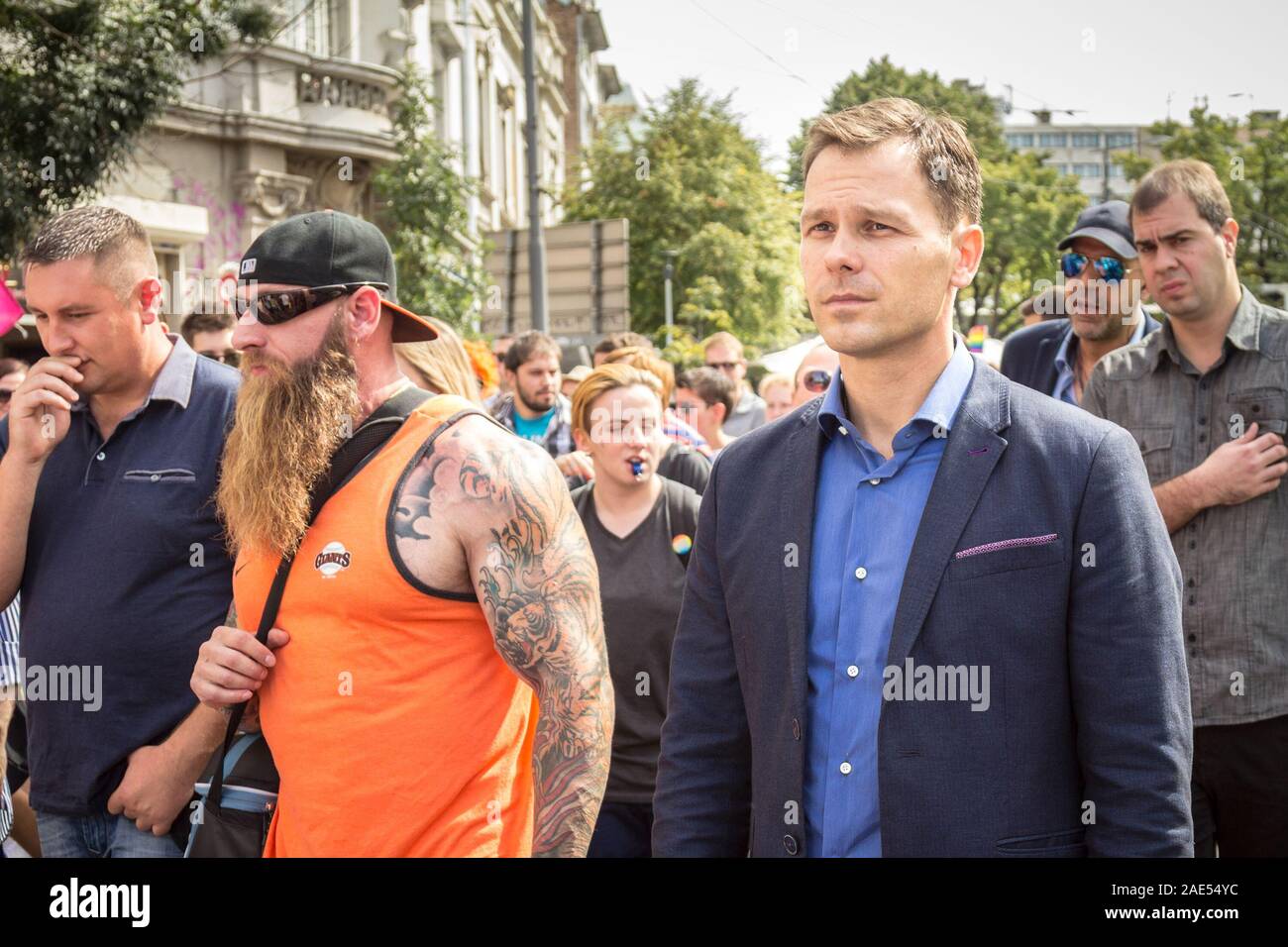 A Belgrado, in Serbia - 18 settembre 2016: Sinisa Mali camminare durante theBelgrade Gay Pride. Sinisa Mali, ex sindaco di Belgrado, è ministro della pinna Foto Stock