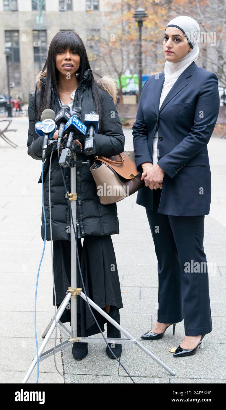 New York, NY - Dicembre 6, 2019: gelsomino Yvette vittima di aggressioni e procuratore Tahanie Aboushi condotta conferenza stampa dopo assalitore arresto a 100 Centre street Foto Stock