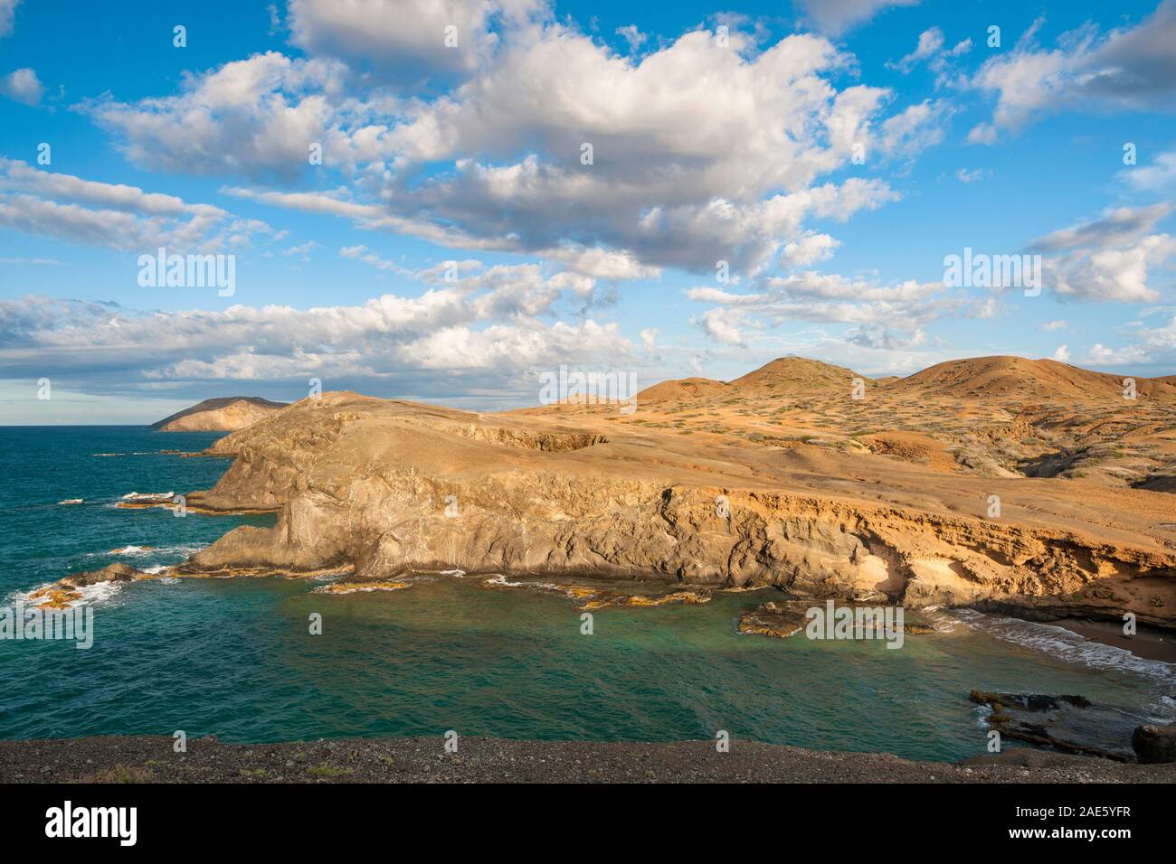 Paesaggio PAESAGGIO DI Piedra Tortuga vicino al Ojo de Agua nella penisola di Guajira del nord della Colombia. Foto Stock