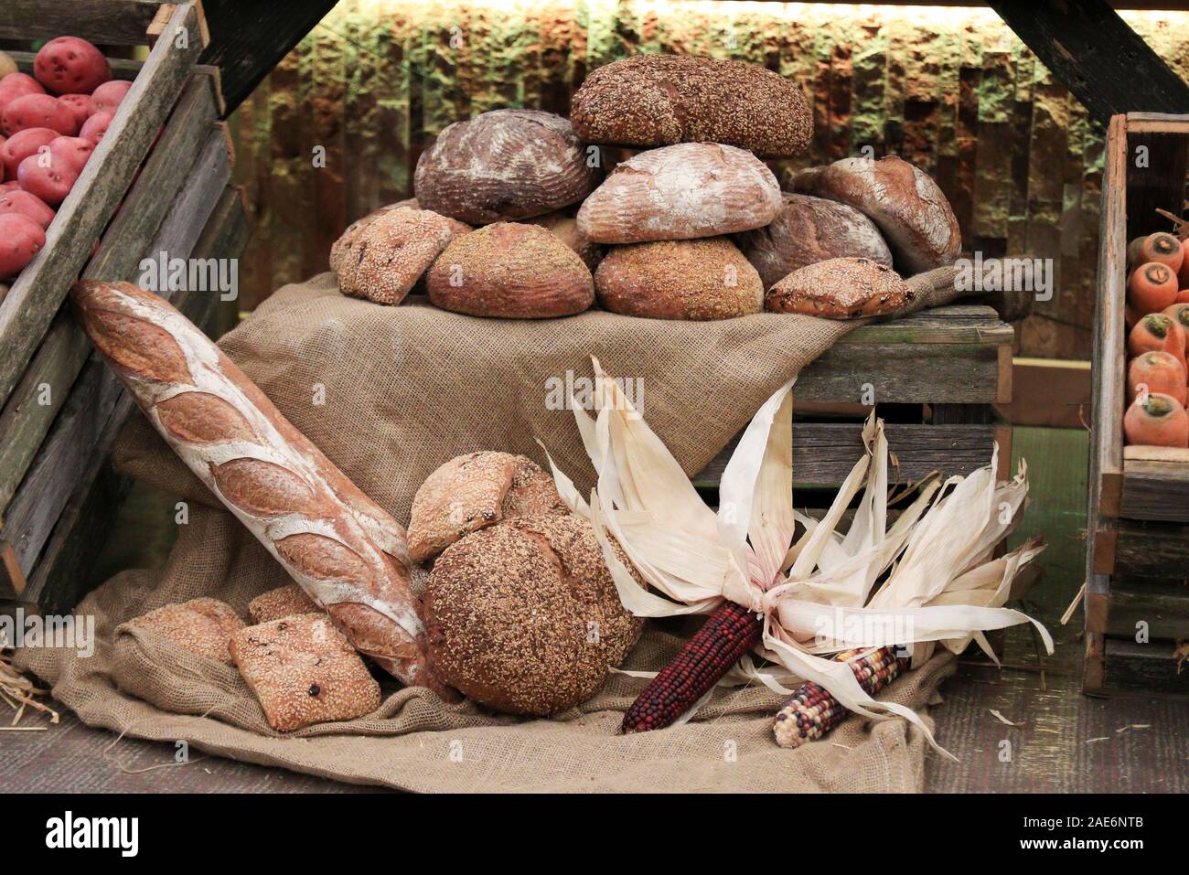 Vari tipi di pane sul display. Foto Stock