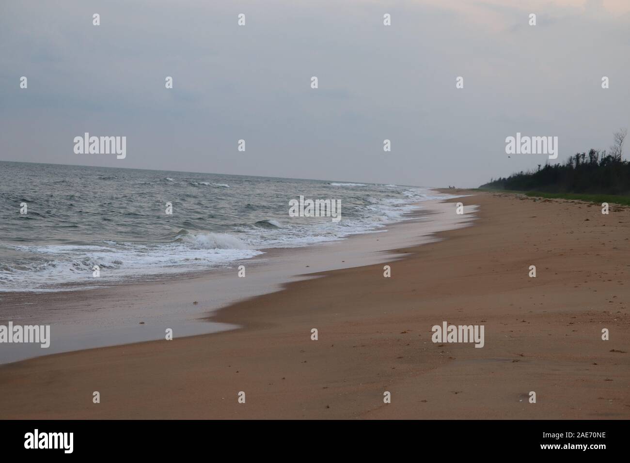 La bellissima natura mare estate sfondo.La spiaggia della sabbia e delle onde del mare. Foto Stock