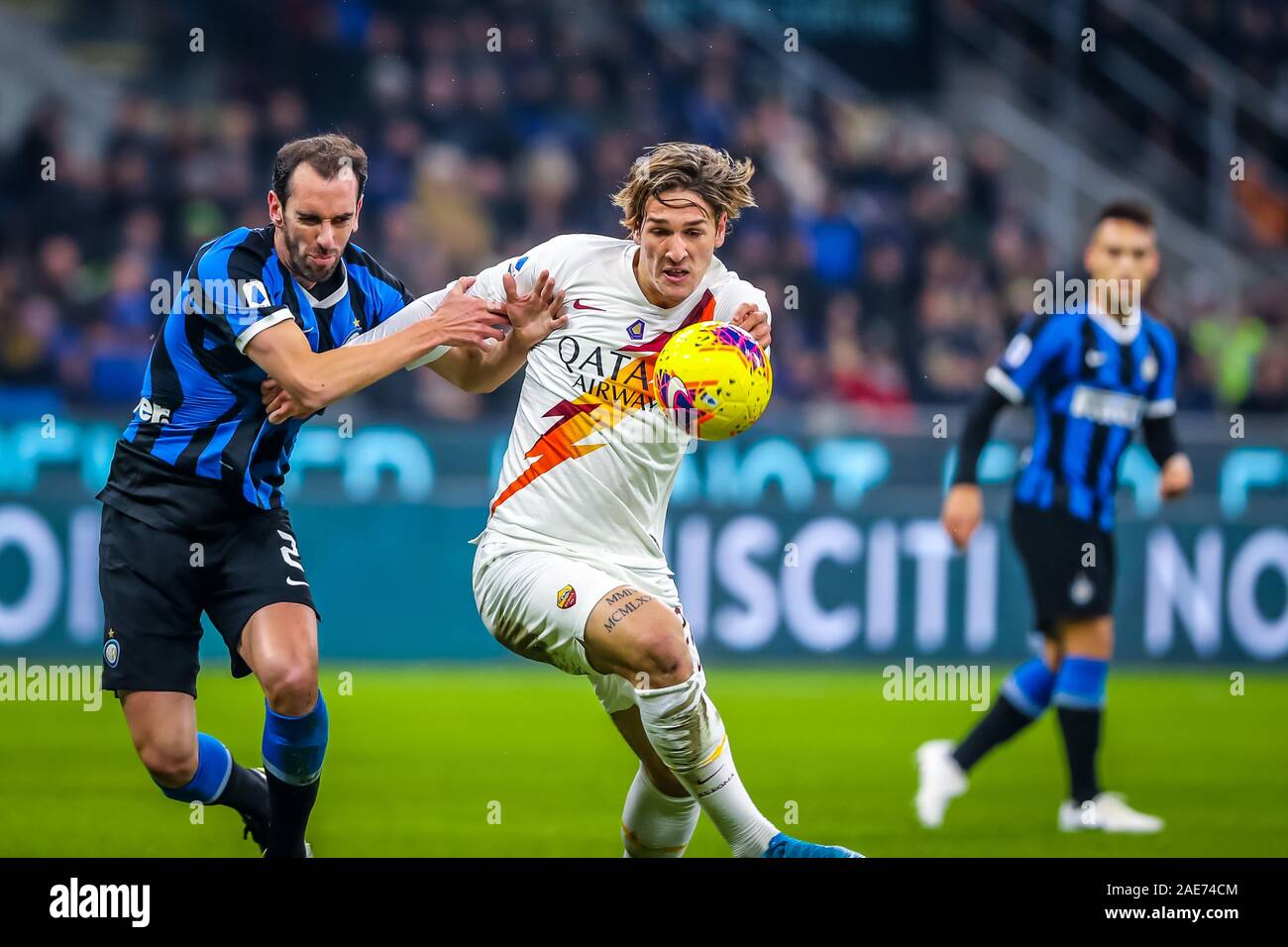 Milano, Italia. 6 dicembre, 2019. Nicolo zaniolo (come roma)durante Inter vs Roma, italiano di calcio di Serie A del campionato Gli uomini in Milano, Italia, 06 Dicembre 2019 - LPS/Fabrizio Carabelli Credito: Fabrizio Carabelli/LP/ZUMA filo/Alamy Live News Foto Stock