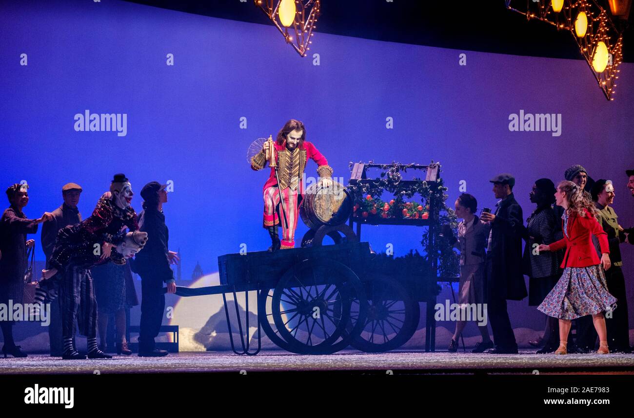 Scottish Ballet il cinquantesimo anniversario proviene da una spettacolare chiudere con la premiere mondiale della regina delle nevi, il Festival Theatre, Edimburgo Foto Stock