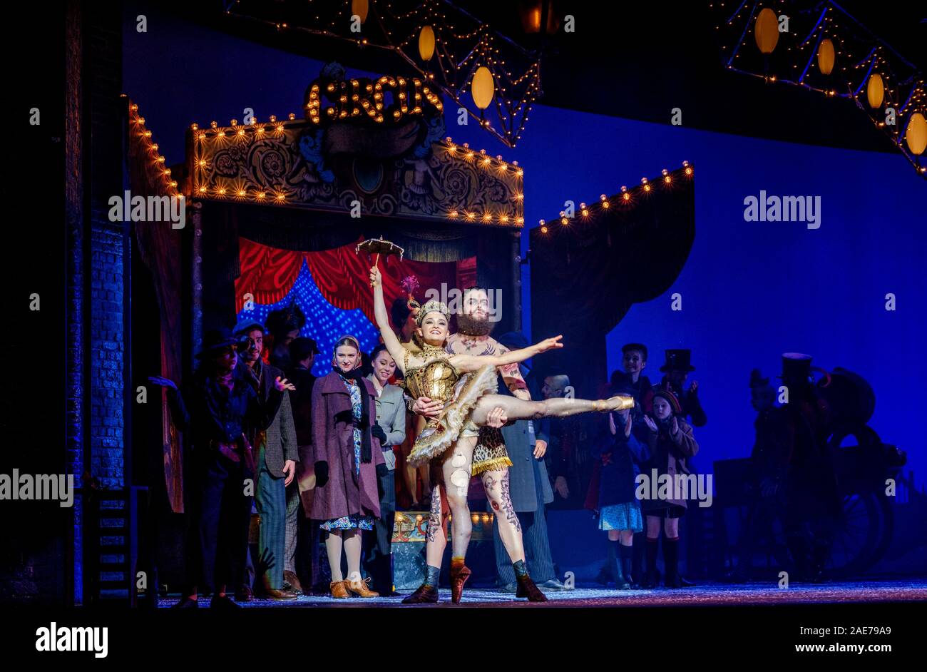 Scottish Ballet il cinquantesimo anniversario proviene da una spettacolare chiudere con la premiere mondiale della regina delle nevi, il Festival Theatre, Edimburgo Foto Stock