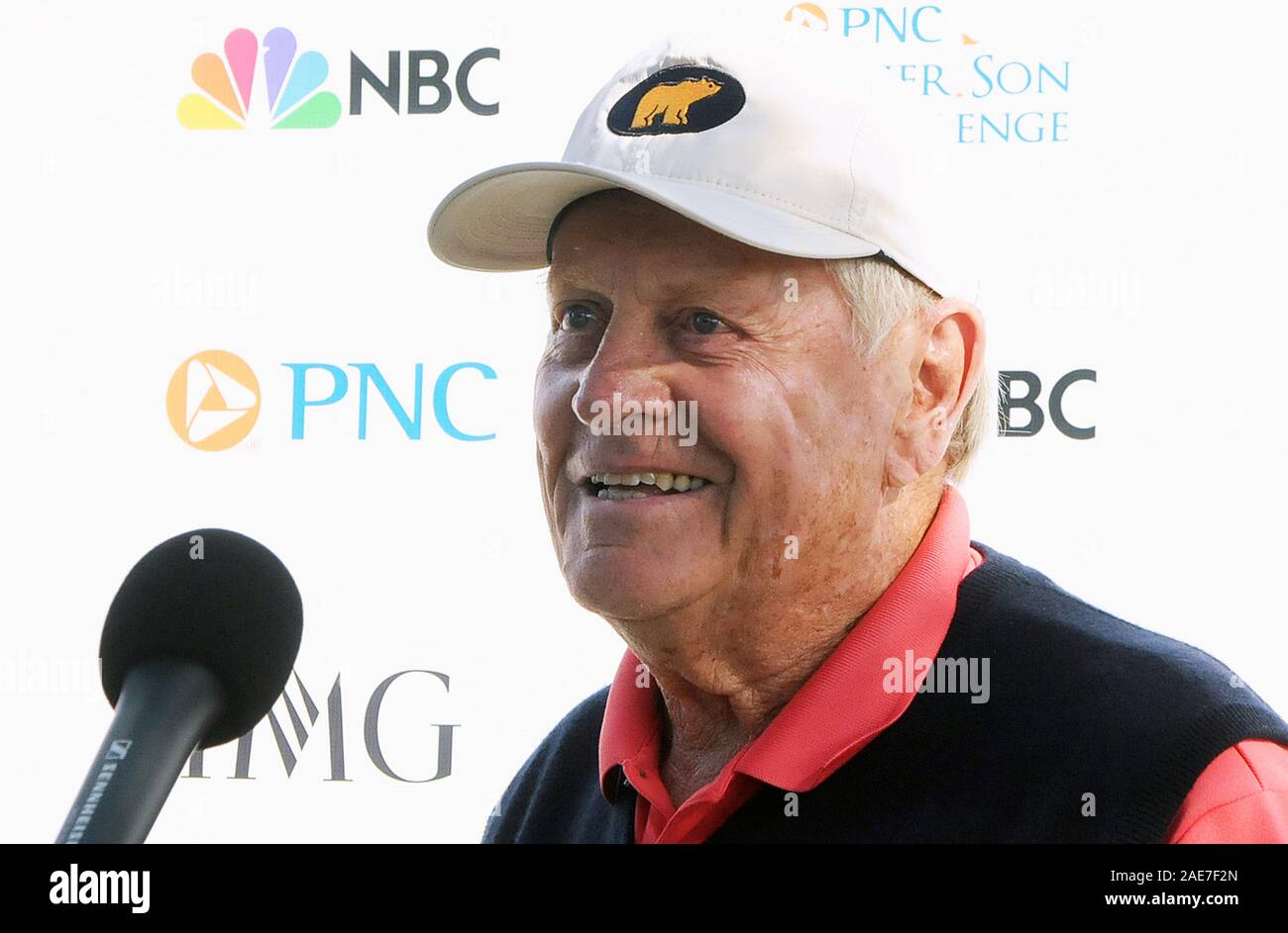 Il leggendario giocatore di golf Jack Nicklaus parla ai media durante la XXII edizione PNC padre figlio sfida al Ritz Carlton Golf Club a Orlando. Foto Stock