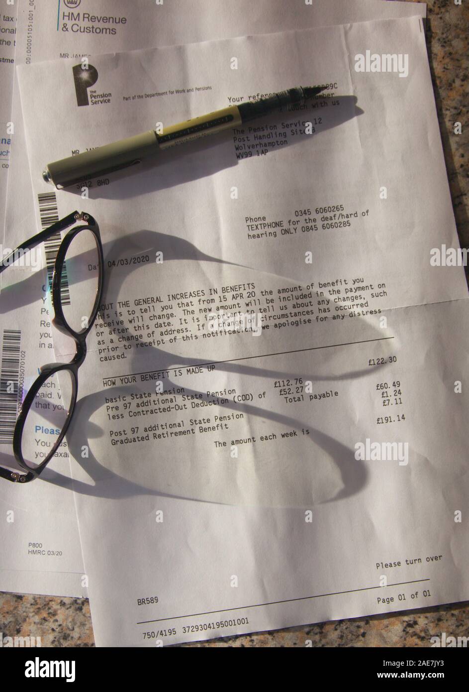 Una lettera da HMRC con informazioni di pensione Foto Stock