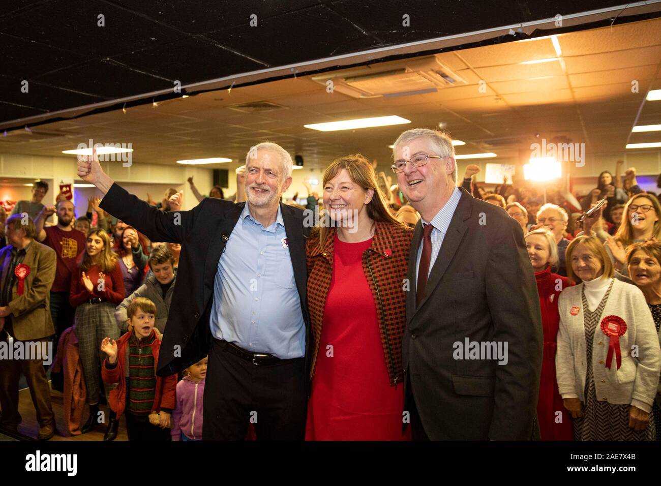 Barry, Wales, Regno Unito. 7 dicembre 2019. Leader laburista Jeremy Corbyn, manodopera locale candidato Belinda Loveluck-Edwards e primo ministro per il Galles Mark Drakeford durante un'elezione generale al rally di Barry Island Sport e Social Club. Credito: Mark Hawkins/Alamy Live News Foto Stock