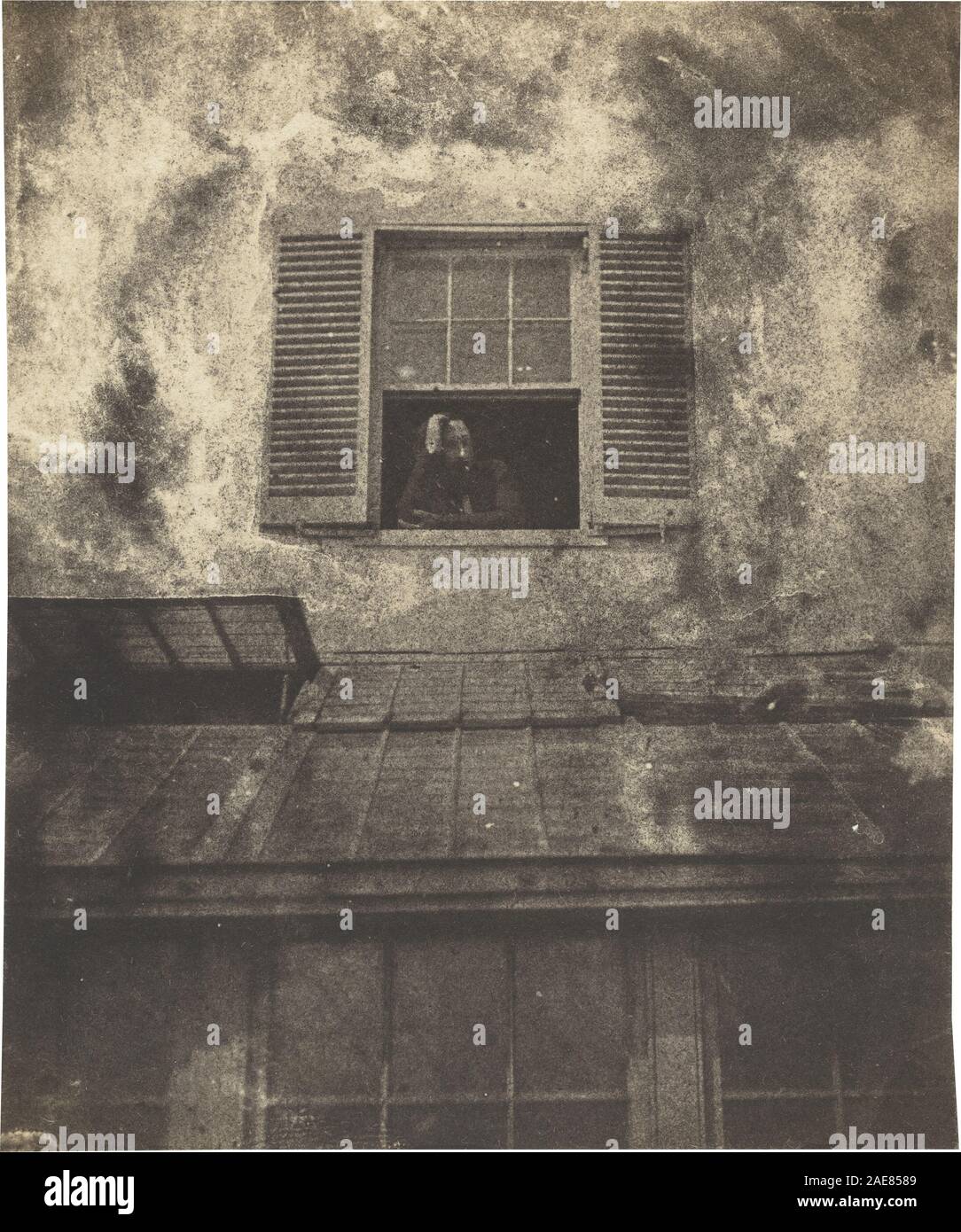 Raffigurazione di Auguste Vacquerie in una finestra su una terrazza marina intorno al 1853 di Charles-Victor Hugo che mostra figura, postura, abbigliamento, terrazza, ringhiera, e vista. Foto Stock